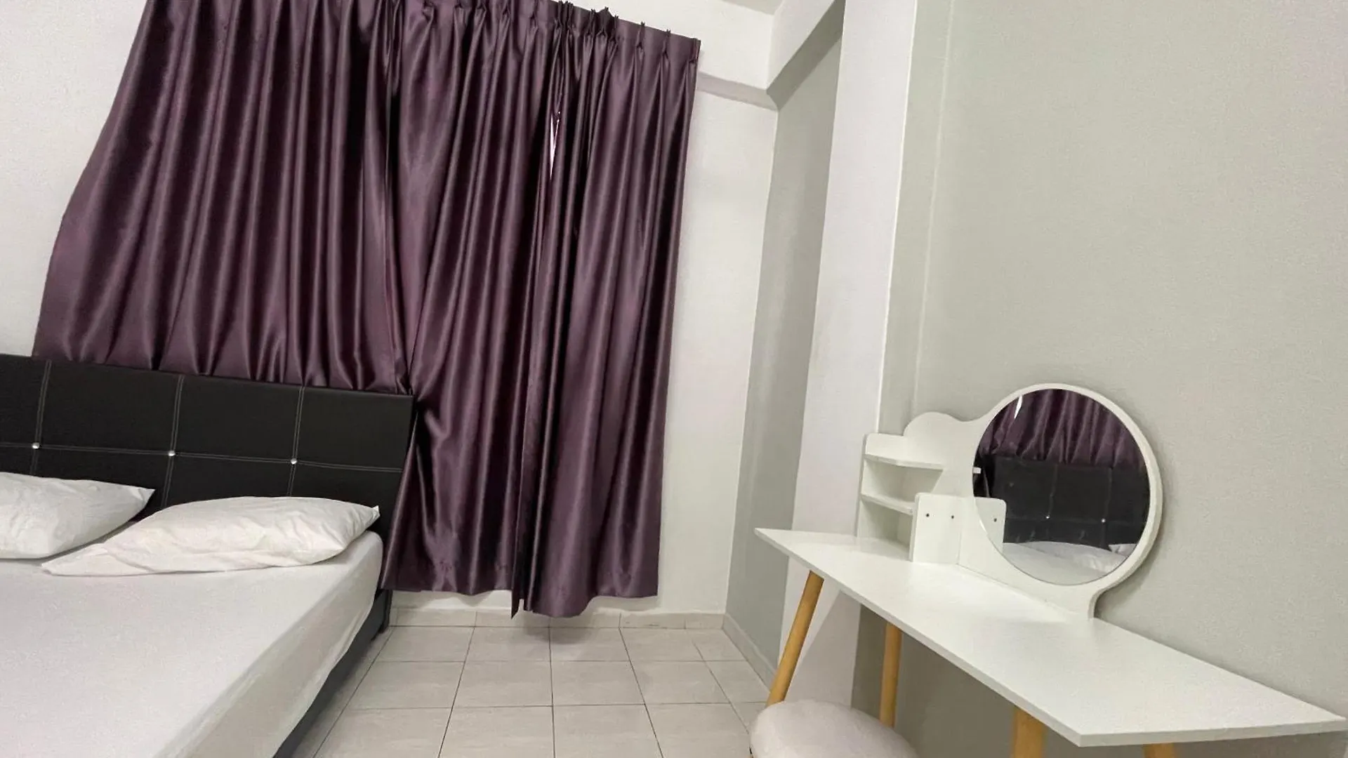 Nur Ahmad Familyhomestay Bukit Beruang 4 Rooms Full Apartment Free Wifi & Netflix Malacca 0*,  Μαλαισία