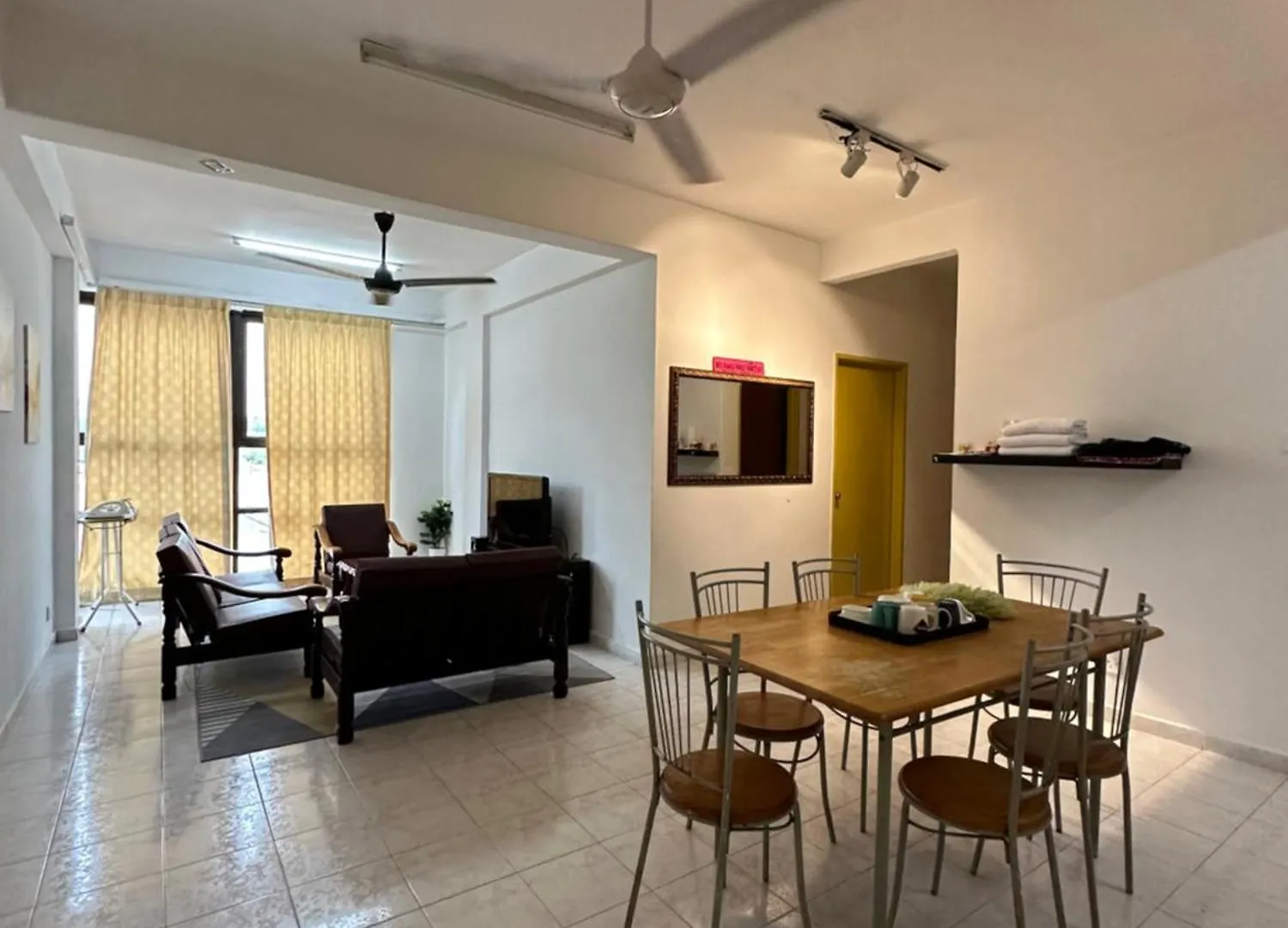 Nur Ahmad Familyhomestay Bukit Beruang 4 Rooms Full Apartment Free Wifi & Netflix Malacca